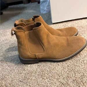 Men's Tan Suede Chukka Boots